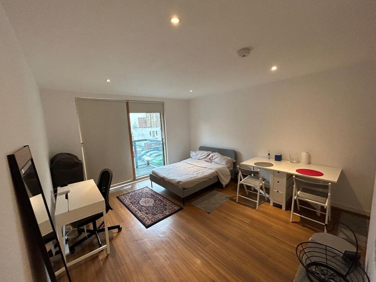 Lovely Flat In Apartment London